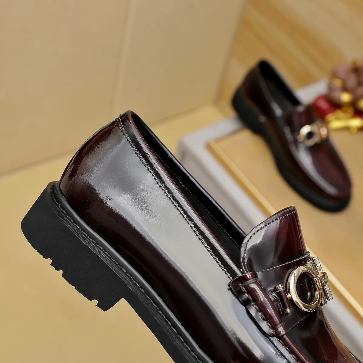 Men's shoes 💰500 Ferragamo [Ferragamo] top imported suit men's shoes 💯Original copy of the official website, product materials: selected imported embossed calfskin + luxury hardware buckle accessories ~ imported water-dyed cow 🐂 leather lining. Strong three-dimensional visual effect, original combination outsole, multiple colors available😘 Size: 38-44 (.45.46. Customized)